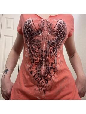 cross and angel wings graphic tee